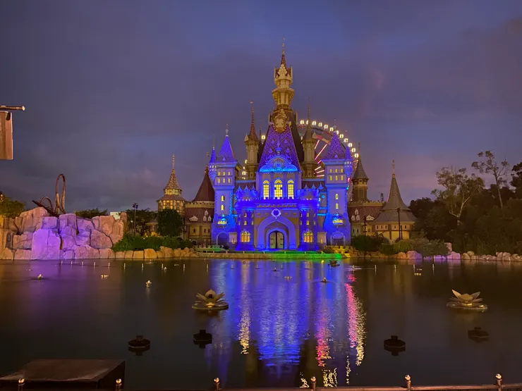 表演前的粉紅城堡