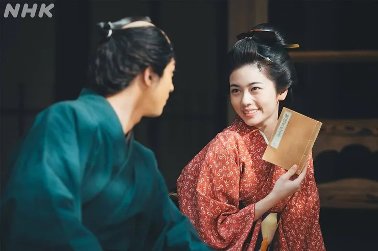 甜蜜的兩人開心地討論著未來