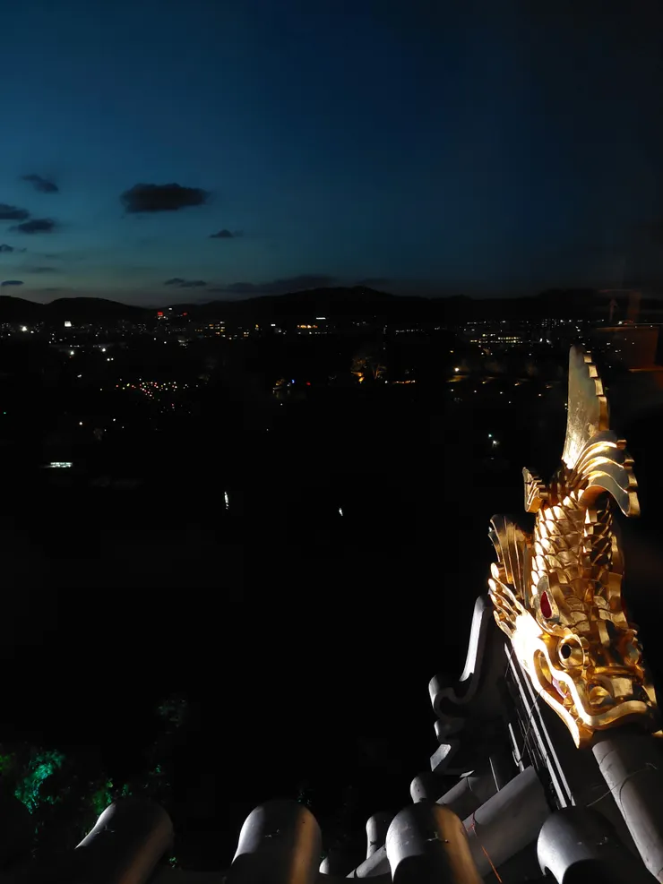 另一側-面向後樂園