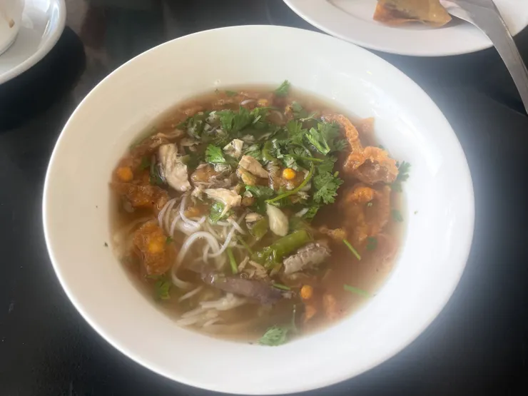 Apuhlyapu,剛好不久前跟媽媽和妹妹一起到海邊玩,酒店提供的下午茶裡就有這道久違的美食,真的又驚喜又感動。