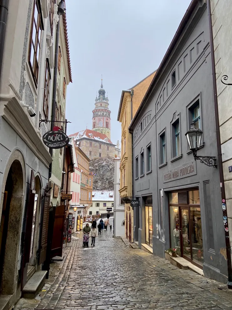 CK小鎮的石板路，行李箱殺手，韓國妹妹不想面對的路