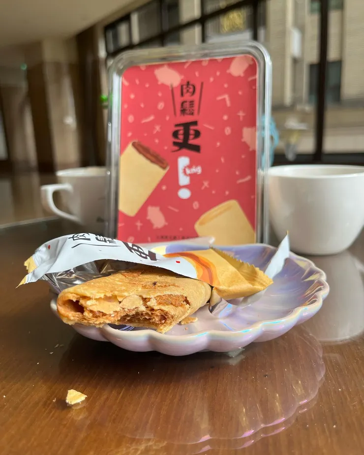 我本來討厭這種，有甜有鹹的點心，但不知道為什麼吃完會想念這個味道...