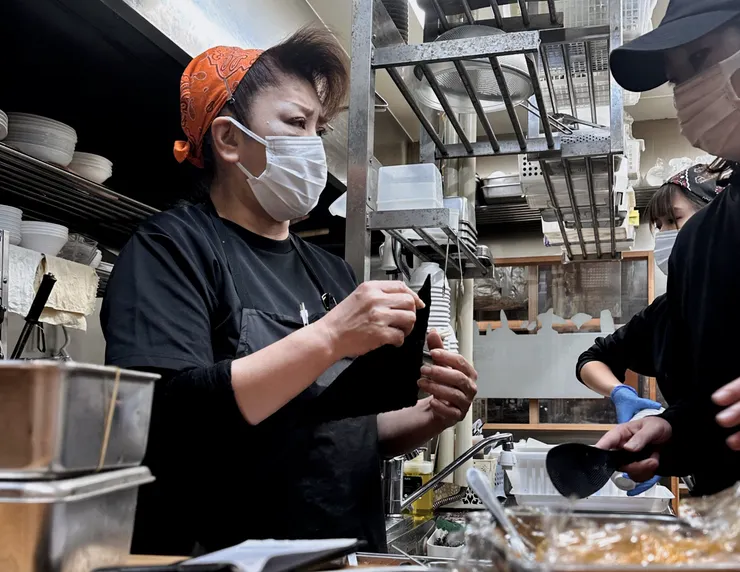 阿姨的帽子（頭髮）很可愛