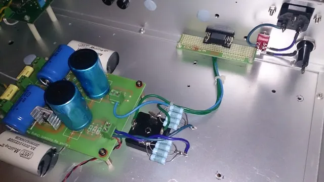 背板 D-sub 9-pin 公座固定情形