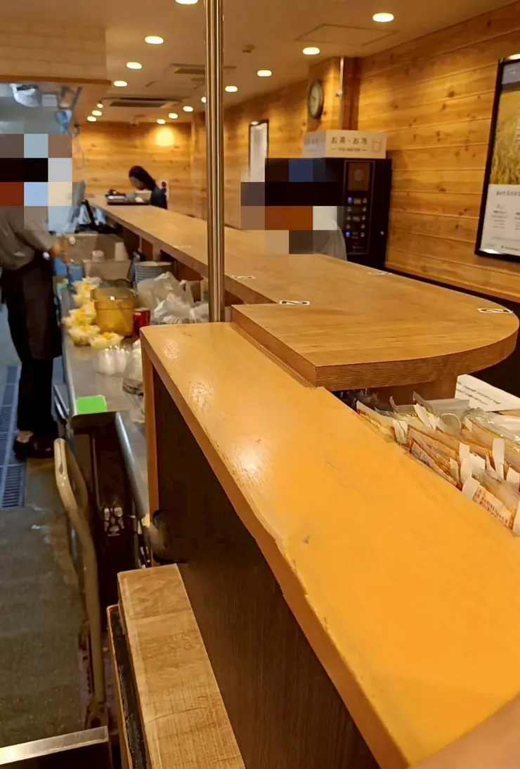 店員真的對外國客很客人，人也很好，只差不會說中文😆