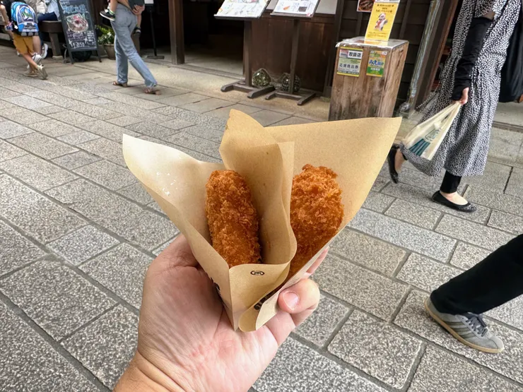 豚捨的炸牛肉餅帶著濃郁但不騷的牛肉味道，非常好吃