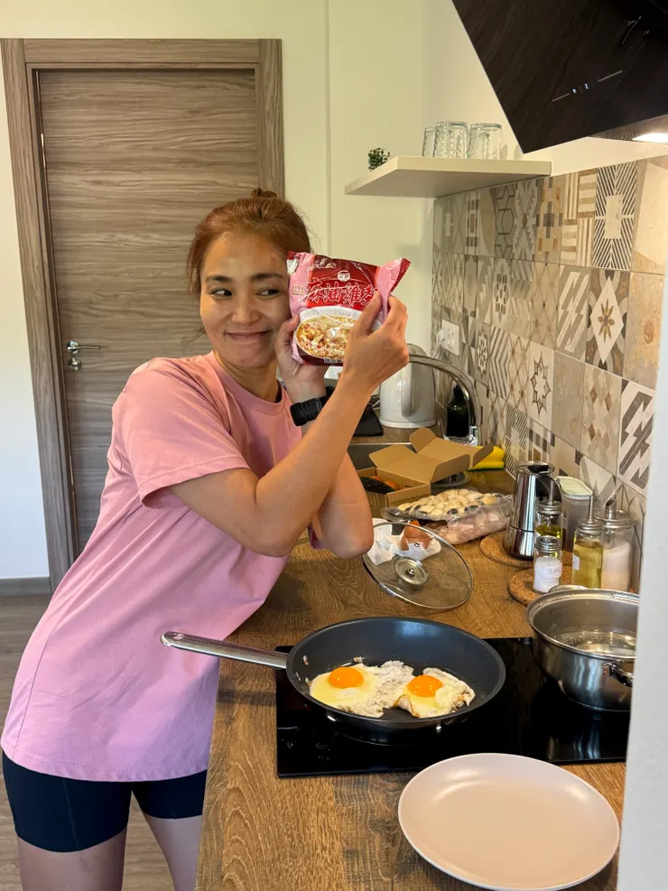 感謝Maggie幫我準備的泡麵，吃了好幾天的歐洲食物，還是台灣味最讚！！