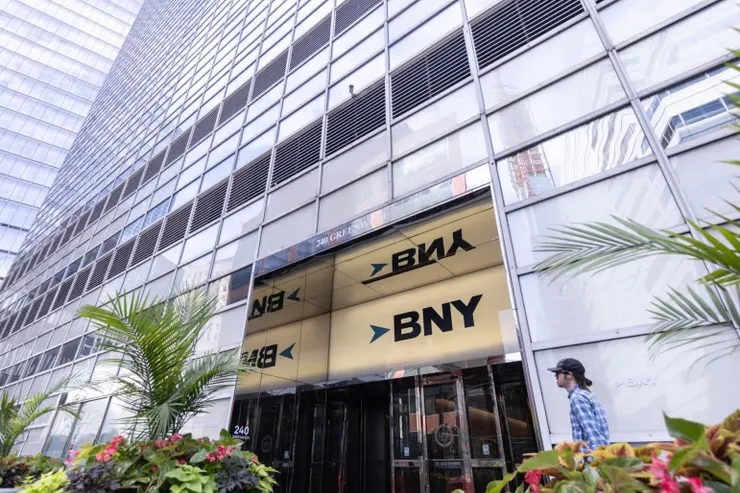 紐約梅隆銀行的數位化員工擁有直接上級主管,並在編碼和支付指示驗證等領域獨立工作。