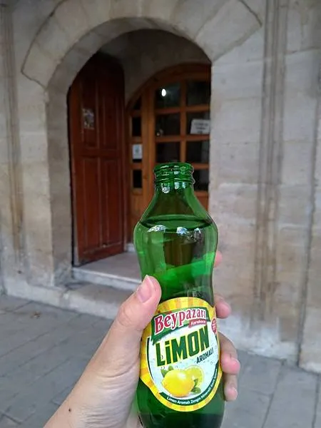 附贈的檸檬蘇打飲料