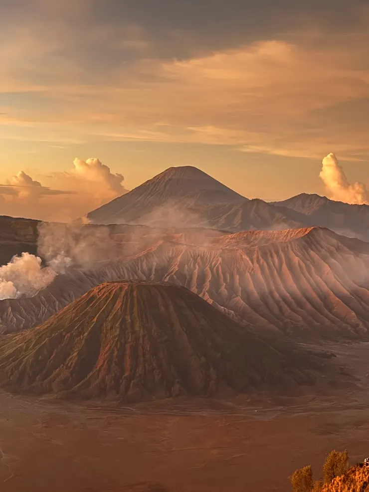 清晨 4:30 的布羅莫火山