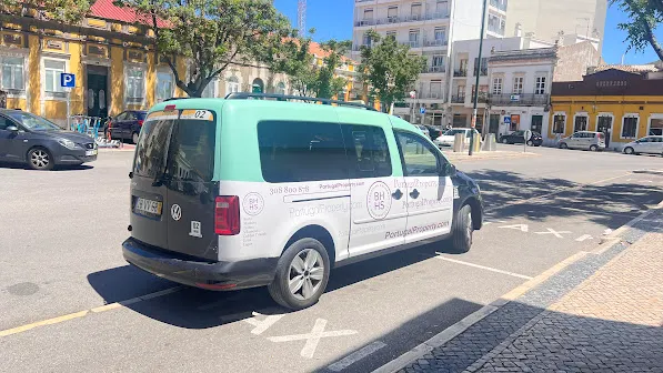 葡萄牙計程車配色，我們都搭bolt，常客打八折。