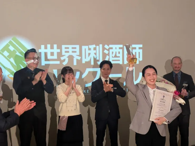 ASa 黃鳳誼於「世界唎酒師大賽」獲得總冠軍