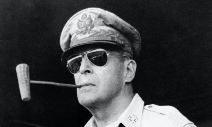 麥克阿瑟將軍：老兵不死 只是凋零