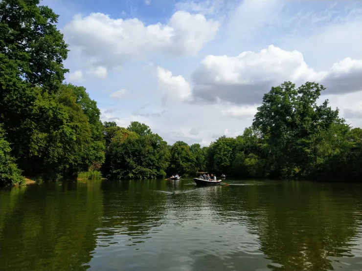 遠方準備滑回來的同學們＆今天二頭肌有充分運動到