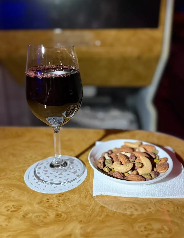 送正餐前，先送上小點心