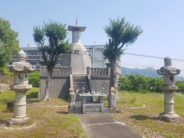 貝島炭鑛桐野二坑殉職者慰靈碑