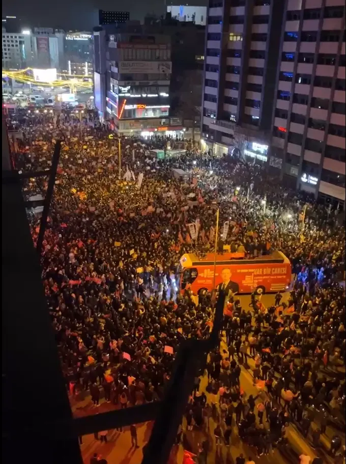 2025.03 在安卡拉住處外的抗議遊行