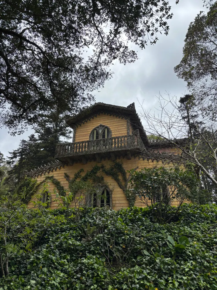 佩納宮公園的一個小屋