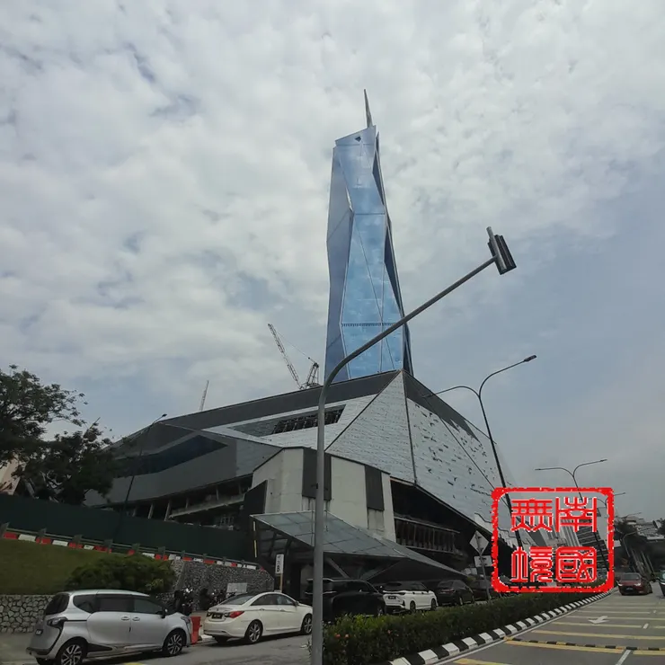 默迪卡118大樓和默迪卡體育館。-本人攝於2025年6月25日。-