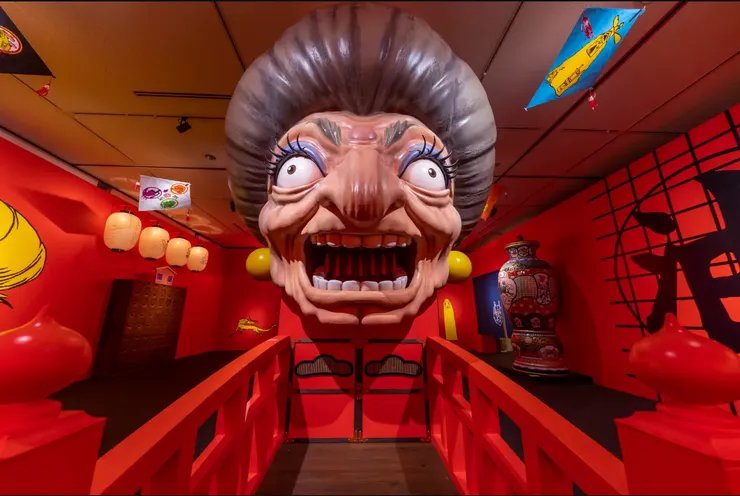 高達3公尺的「湯婆婆與錢婆婆的戀愛開運籤」設施