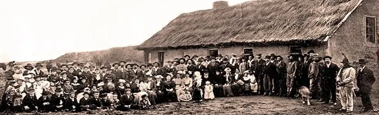 1902年公投的選民大合照，他們來自特雷韋林與周邊的威爾斯定居點。