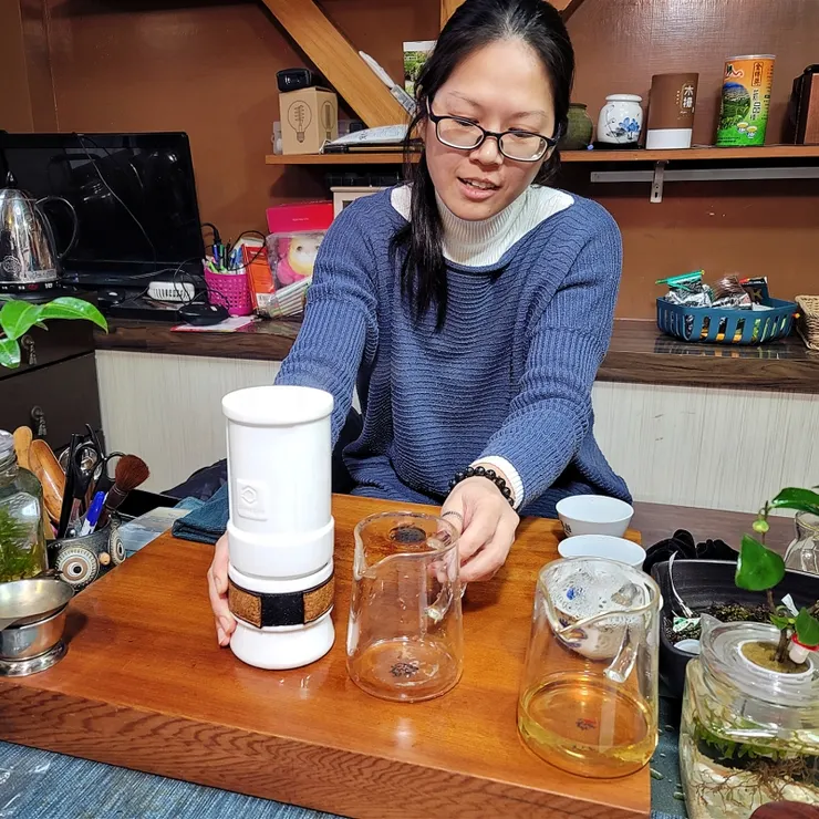 全瓷茶具泡茶，甘甜不苦澀