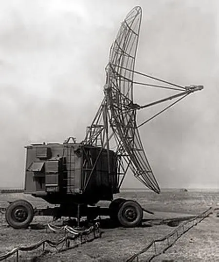 PRV-11高度雷達,北約代號Side Net。由於P-15或P-35都是二維雷達,不能提供高度資訊,因此需要PRV-11輔助。