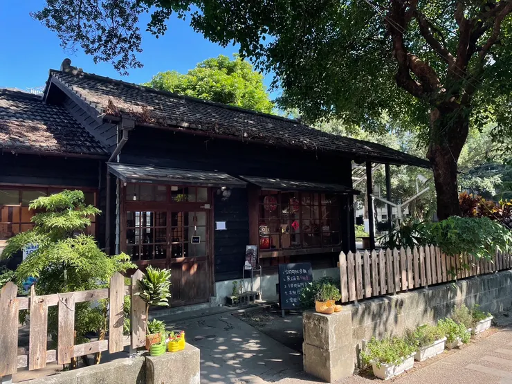 雲中街文創店家外部(忘了是哪家@@)