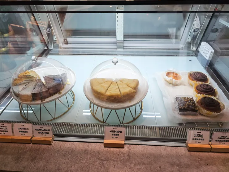 ●RACO甜點-蛋糕，很多網友推薦他們家的肉桂捲