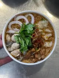 滿滿的蚵仔+小卷麵線(圖片截圖於網路)