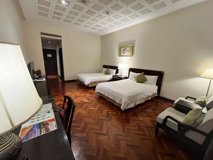 房間(由內而外拍攝)