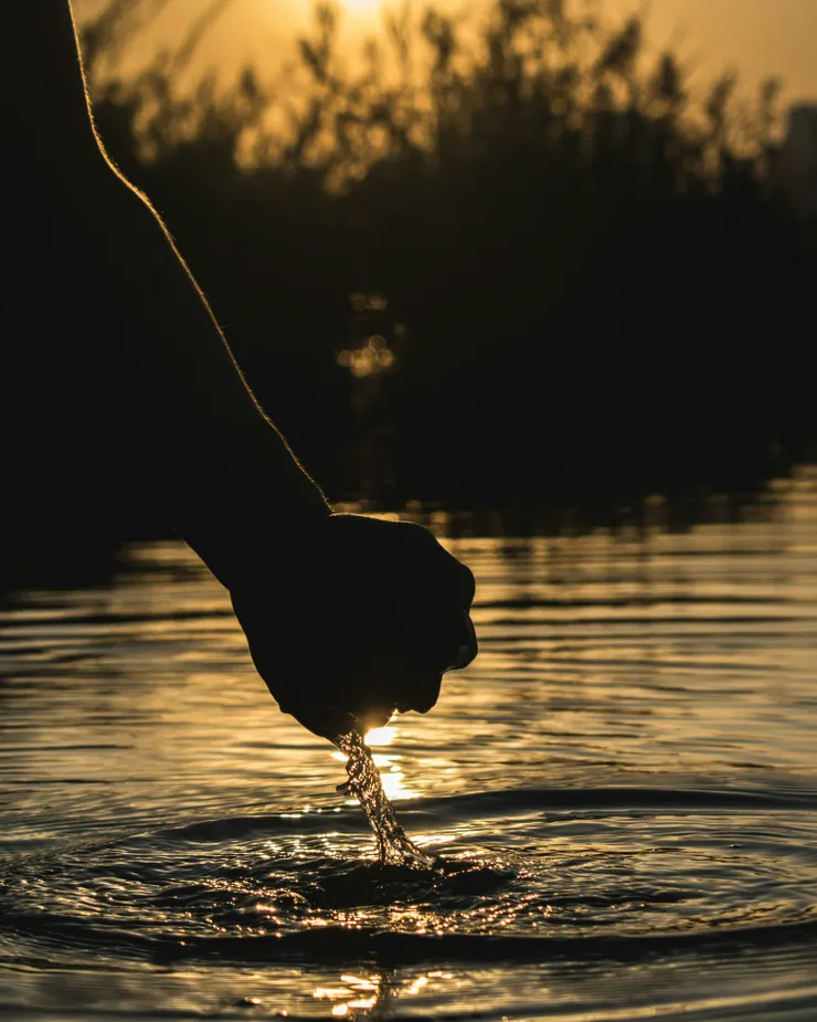 從此你我的誕生日成為撼動心池的石子，謝謝你還在這裡，在我心上的某處停佇