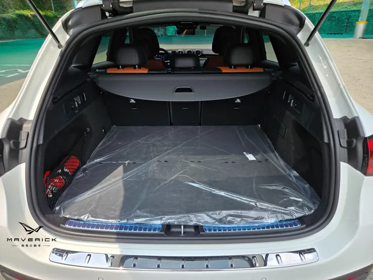 GLC300 AMG外匯車行李箱