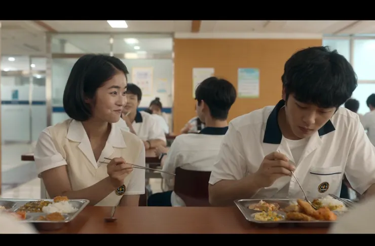 寒星聽到金奉皙訂閱她的頻道時,興奮地給金奉皙加了一塊豬排,螢幕前的觀眾(筆者)跟螢幕中的角色張喜秀都忍不住勾起微笑