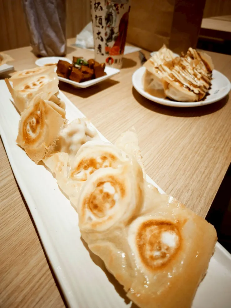 破碎的高麗菜鮮肉煎餃😂