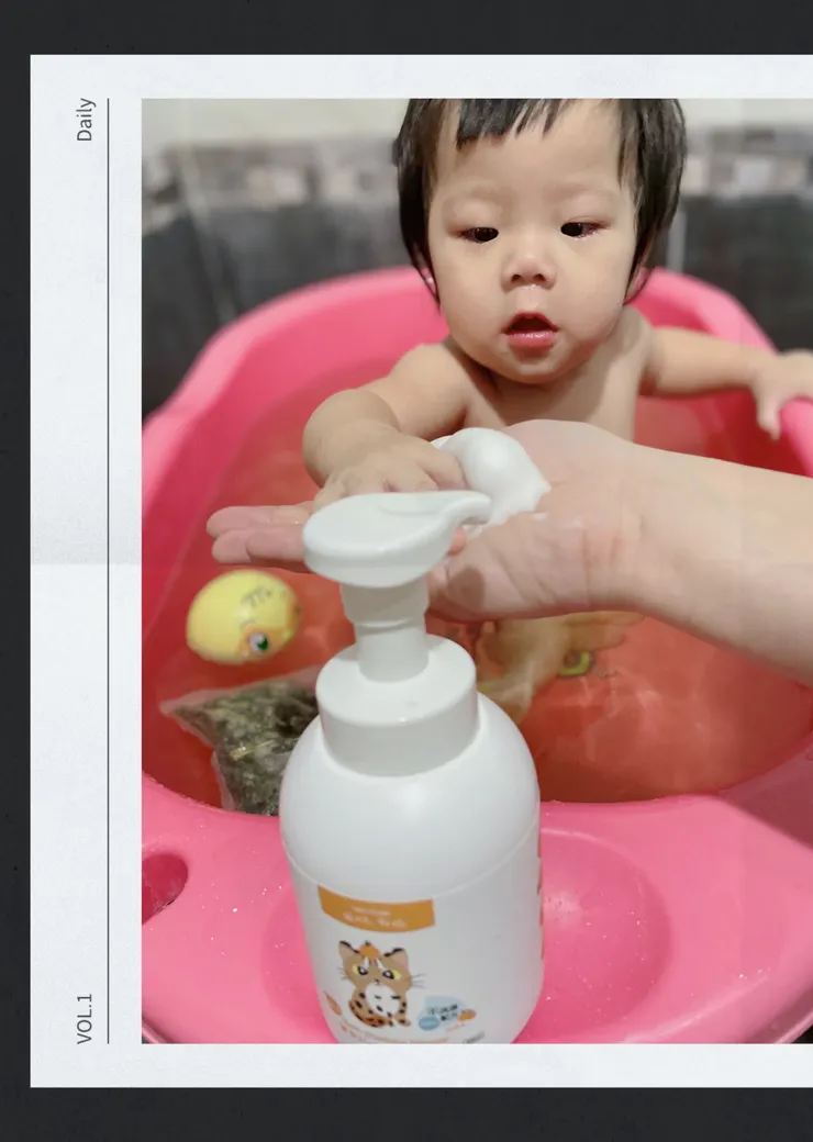 嫚粉腸看到泡泡🫧好開心😁