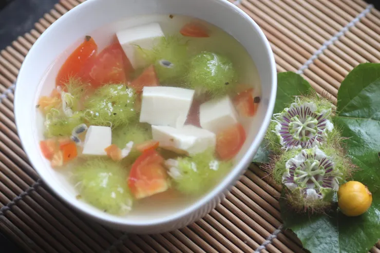 毛西番蓮番茄豆腐湯