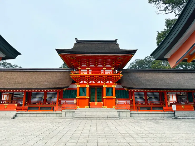 宇佐神宮較為特別的地方是參拜的時有別於其他神社,是拍手四下。