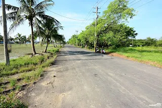 廠前平交道,右端往烏樹林,左端往東山(7367)