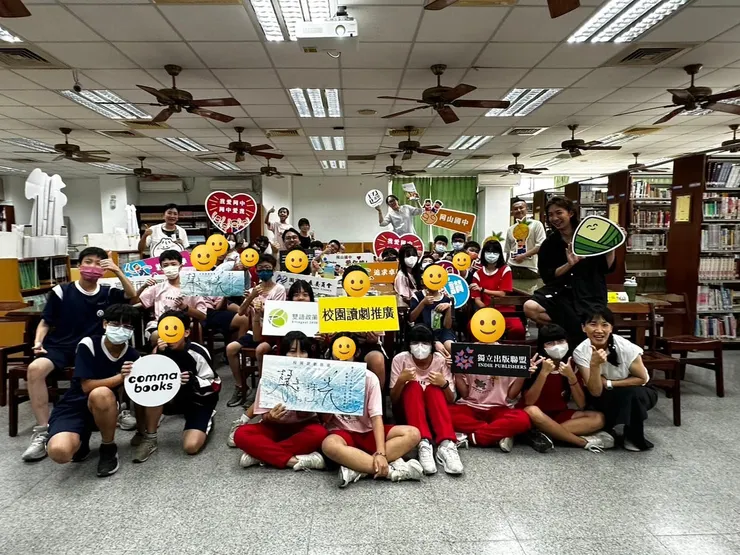 這年頭，手執牌真的是必備品🤣🤣