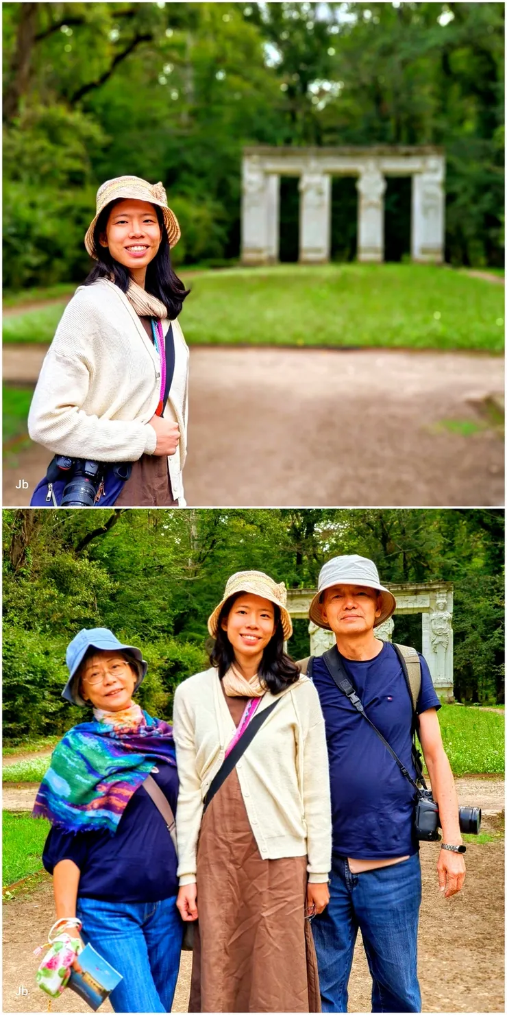 【在迷宮旁的四女人柱前留影】