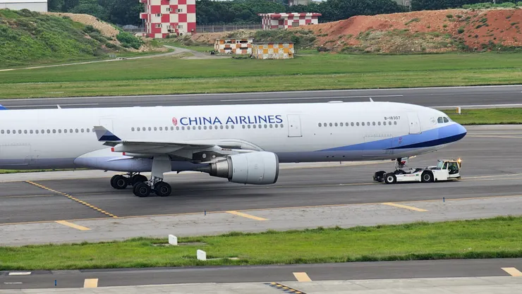 這是華航的空中巴士A330-300型客機