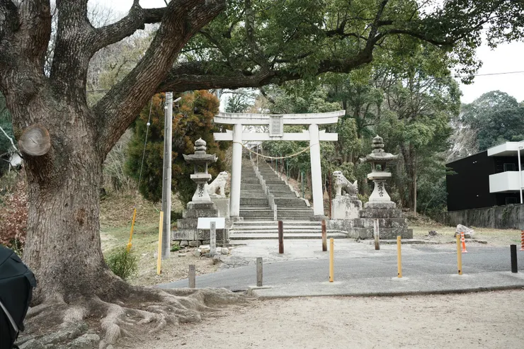 看到鳥居時，心裡滿是喜悅