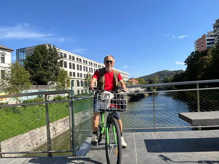 背後是...盧比安納醫學院附設醫院