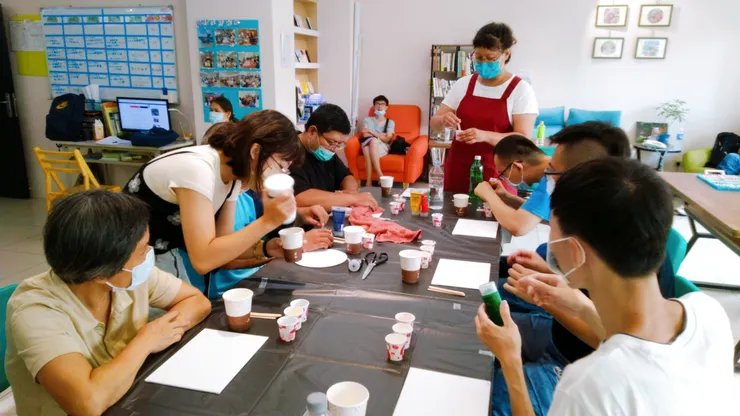 不需要任何繪畫背景即可開始創作的流體畫