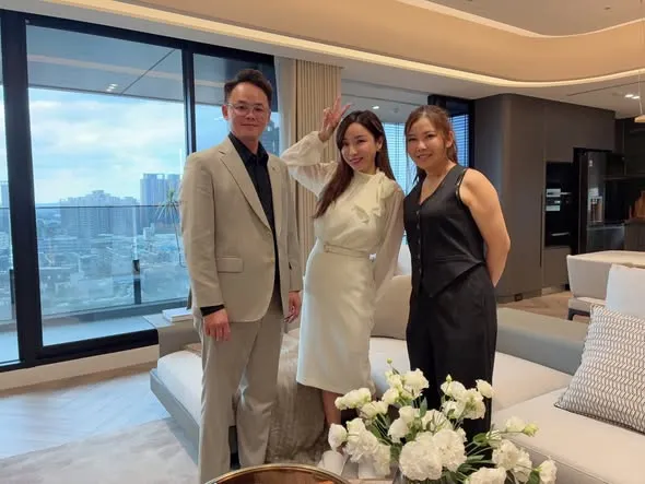 玖恆室內設計 x 藝人張宇合作合影留念