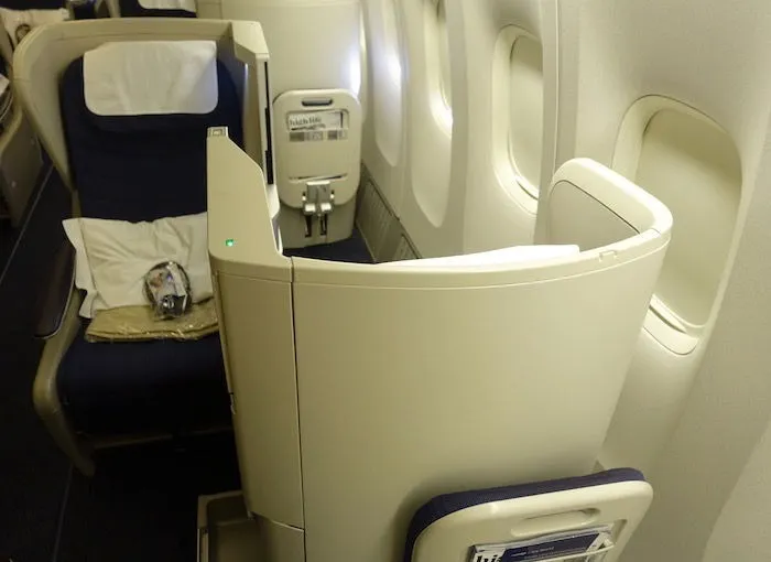https://onemileatatime.com/british-airways-club-world-777-review/