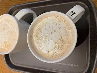 換言之，如果有更優先的事要去做，就不容易產生抱怨。還有，如果曾經遇到比這更糟糕的事情，也不容易產生抱怨。當然，人都是要設立遠大目標的，如此才不會被現狀所侷限。固然，現在看起來還有許多需要努力的空間，但不代表之後也會是如此。只是在原地等待的話，機會是不會自動送上門來的。