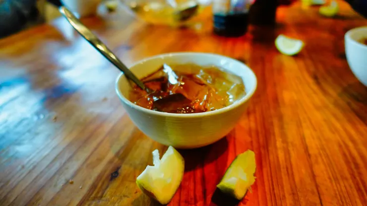 焦糖、檸檬、梅子和十大功勞果醬 。 愛玉加入不同配料變成不同的「愛」