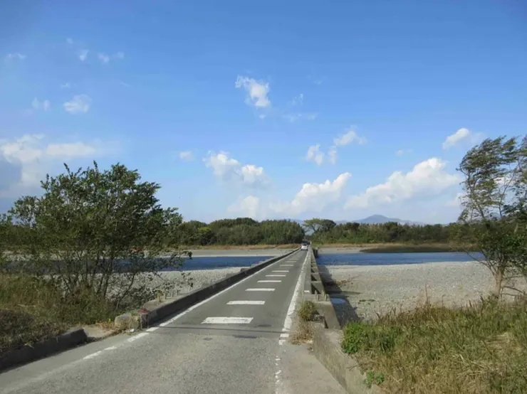 寬距非常窄，其實很危險的川島潜水橋，第二段橋
